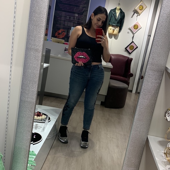 Bead Sequin lip clutch - Picture 9 of 15